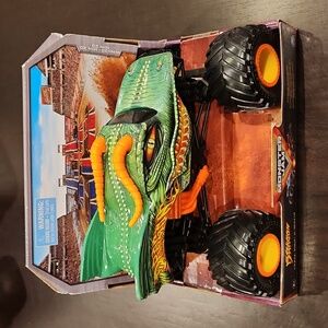 MONSTER JAMS, "DRAGON" series 20